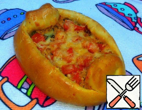Pide with Minced Meat and Vegetables Recipe