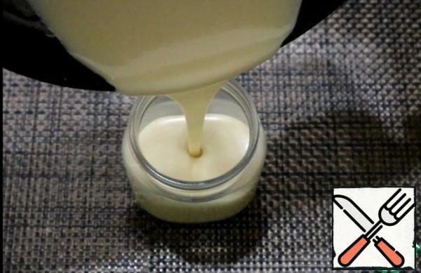 Allow the condensed milk to cool slightly and pour into a clean container. A total of 300 ml of condensed milk. It should be stored in the refrigerator. Enjoy your tea.