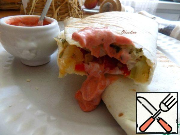 We eat this delicious pie by adding sauce. It's great to bake such cakes in nature, treat guests, a wonderful snack, and just eat at least sometimes such a thing! Very tasty!