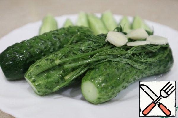 Salted cucumbers on mineral water are ready in a day. All Bon appetit!