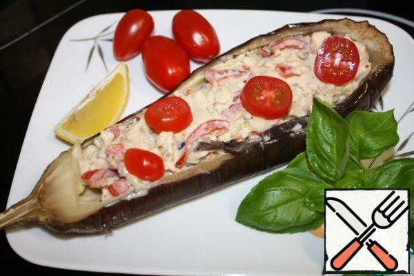 Carefully fill the eggplant boats and serve as a snack.
Enjoy your meal!