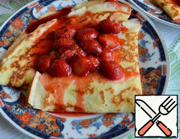 Pancakes with Fried Strawberries Recipe