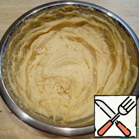 Here is such puree is obtained.
Use the amount of oil to your liking.
Instead of milk, you can use potato broth. This puree will be no worse, and will be stored longer! Well, if you take the cream, the puree will be just gorgeous!