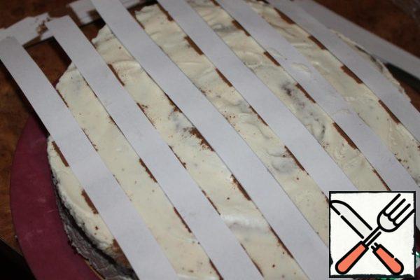Then the new strips are placed on squares with cocoa, thereby closing them.
