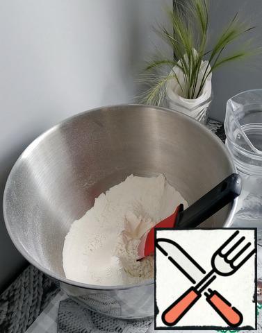 Flour, salt, vanilla sift into a bowl, mix.