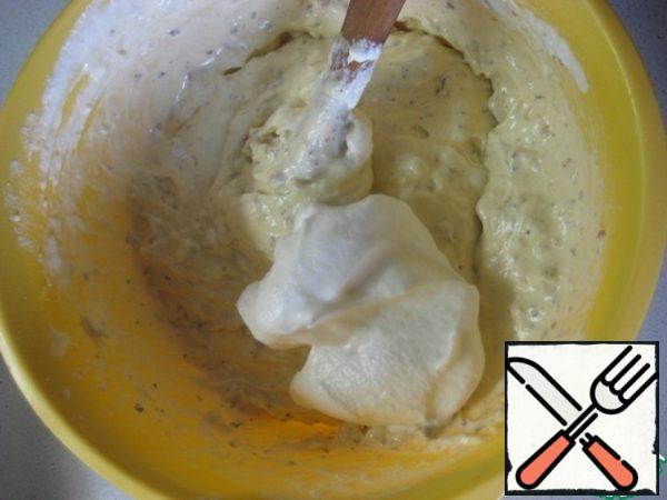 Then, after 3-4 hours, gently whisk the remaining egg whites several times.
