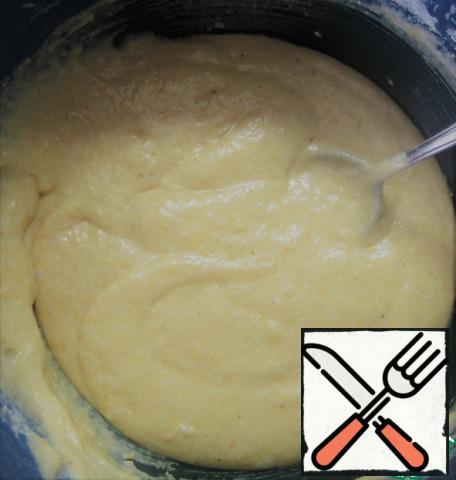 Mix thoroughly (the dough is thick, does not drain from the spoon).