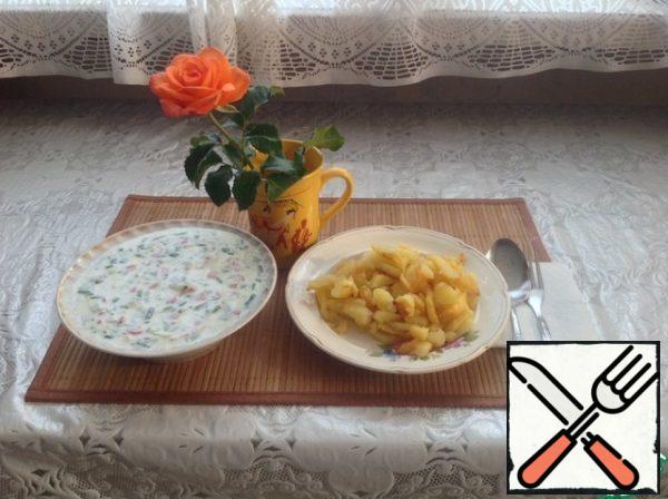 Serve with fried potatoes. Enjoy your meal.