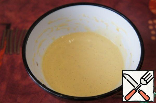 To prepare the dressing, put all the ingredients in a bowl and whisk with a whisk.
