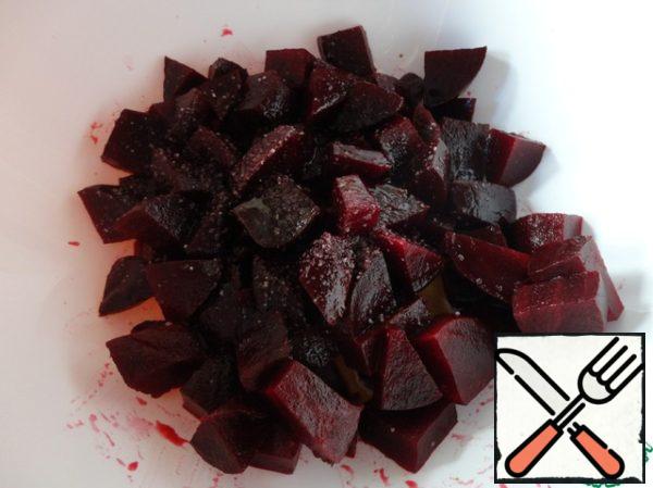 Beets cut into cubes.
Add balsamic vinegar, salt and olive oil.
Gently mix.