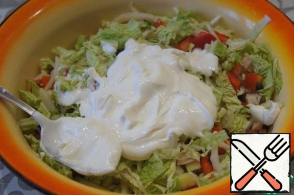Mix all the ingredients thoroughly in a large bowl.
