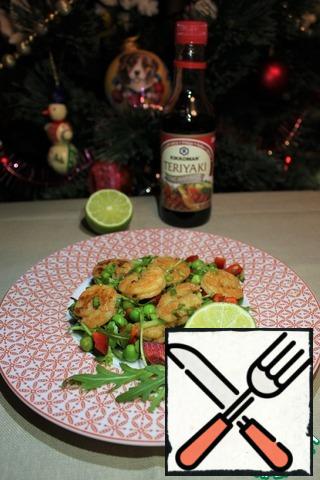 Put on a nice plate and serve with a slice of lime. Juice can be drizzle shrimp. So easy to prepare and food, but still beautiful and delicious.