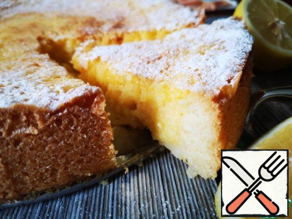 Do not worry if after 40 minutes Your cake will seem watery. Best of all, taking the cake out of the oven, let it cool, and later, covering with a lid or foil, put in the refrigerator at night.
The cooled cake sprinkle with powdered sugar and serve.