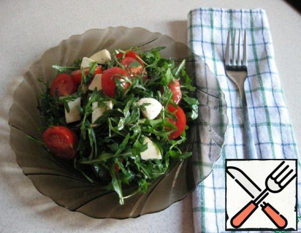 Salad with Arugula and Cherry Tomatoes Recipe