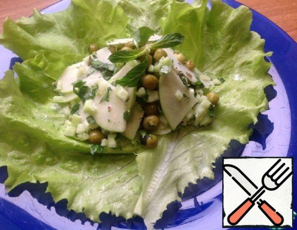 Salad with Cucumber, Peas and Apple Recipe