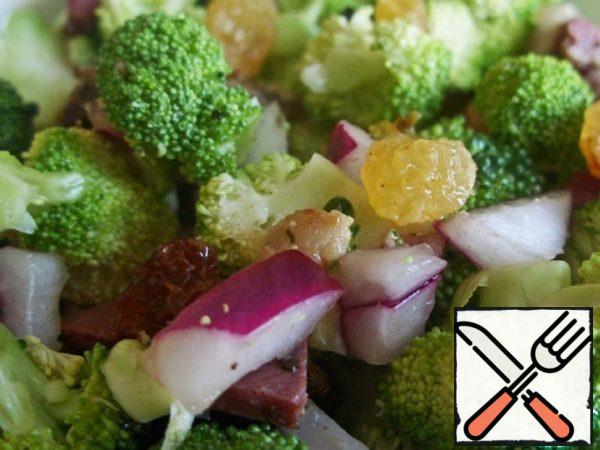 Raw Broccoli Salad Recipe