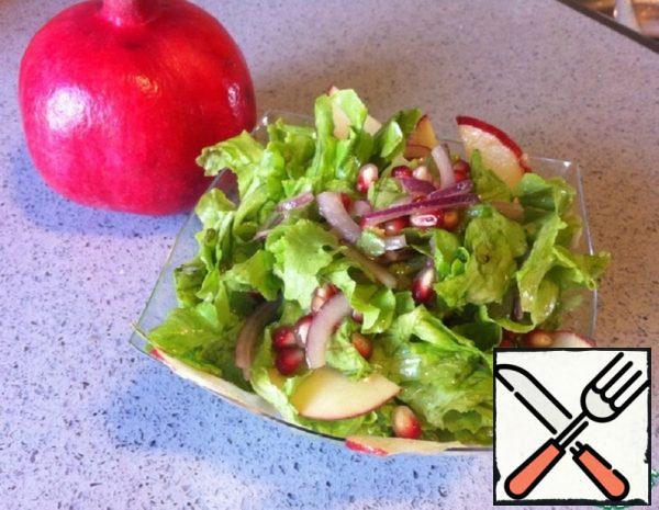 Leaf Salad with Apples and Pomegranate Recipe