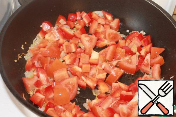 Add the remaining vegetables, simmer until tender, at this stage you can add 1 tbsp ketchup.
