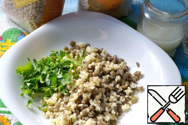 Bulgur mix with lentils, add chopped parsley and green onions.