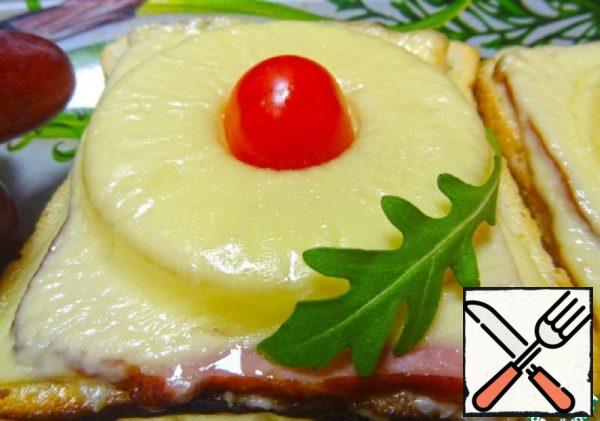 Hot Sandwiches with Ham and Pineapple Recipe