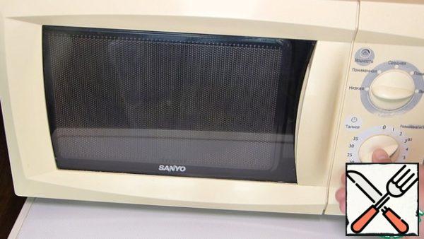 We send it to the microwave for 3 minutes, I have the maximum power.
