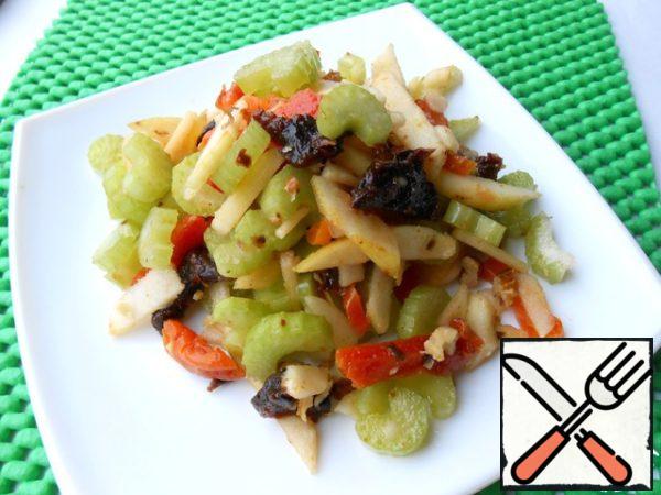 Light, delicious and very healthy salad is ready! Bon appetit and be healthy!