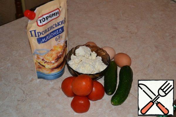 The necessary ingredients for our salad.
