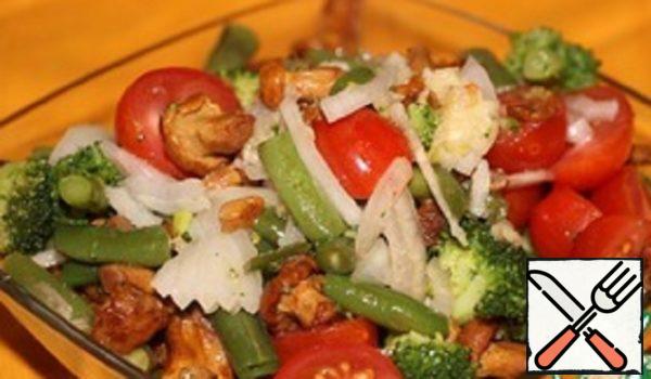 Salad with Tomatoes and Mushrooms Recipe