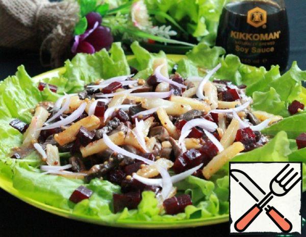 Salad with Beets, Mushrooms and fried Potatoes Recipe