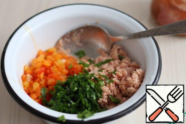 Whisk the stew in a blender until a homogeneous, fine-grained structure is obtained. I want to draw your attention, salt and pepper should not be added, the stew is ready for use.

