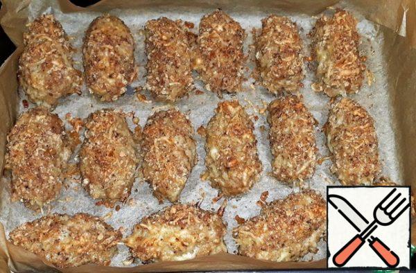Baked cutlets in the oven until tender,
about 30 minutes at 200 degrees.