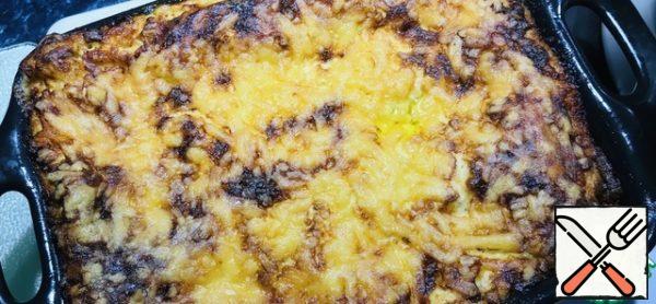 Put in the oven at a temperature of 175 * for 30-35 minutes, until a golden crust forms.
Watch your technique.
From the oven, I'm a little fried.