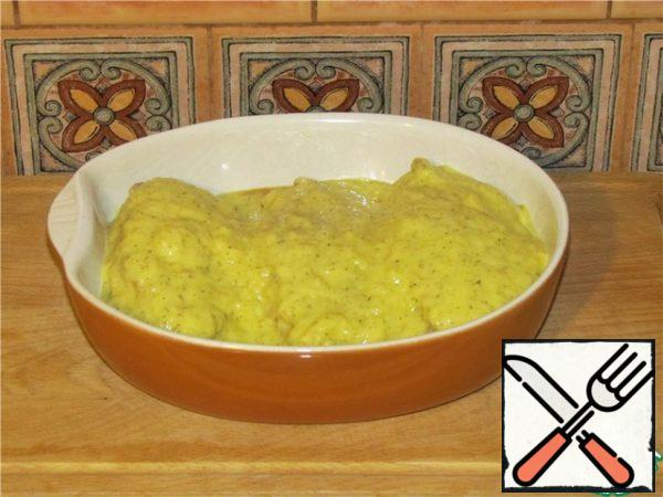Pour the sauce over the pork and put it in preheated to 200*From the oven for 30-35 minutes.
