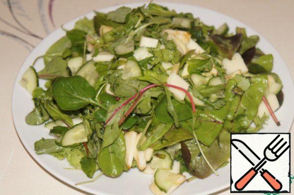 Place the slide on a wide flat dish. Pour over the dressing.
