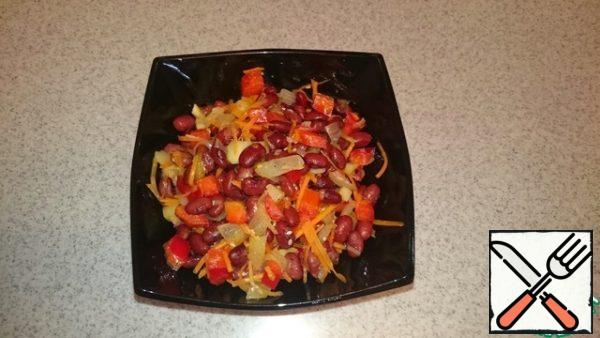 Final analysis. Who loves cilantro, add it and the salad will become even more beautiful!