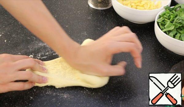 Perhaps you will need flour slightly more or less.
But do not rush to add all at once. In the process of kneading pour.
The dough should be kneaded for a long time. You can even hit it on the table.