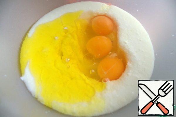Beat eggs into kefir and add a couple of spoons of greens. oils. I have unrefined rapeseed.
