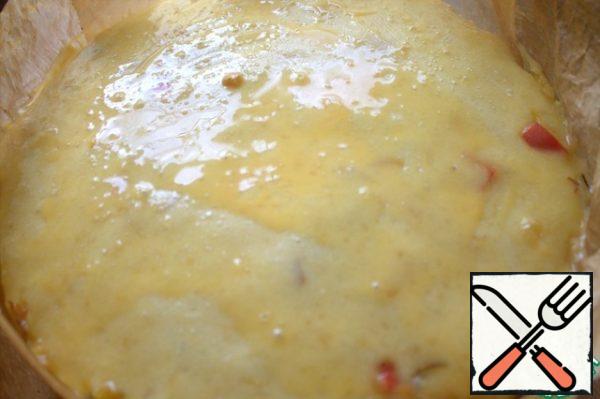 In 5-7 minutes, take out the cake and smear the already formed cake with beaten egg twice. If desired, sprinkle with poppy seeds or sesame seeds.
