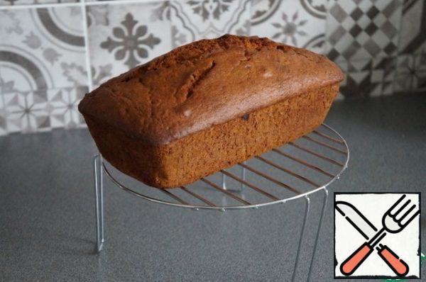 Focus on your oven, check the readiness with a wooden stick (it should come out dry from the middle of the pie).
