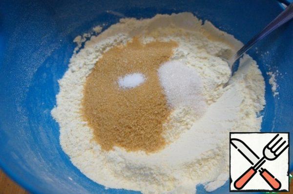 Add brown and vanilla sugar and salt. Stir again.
