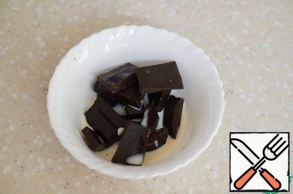 Melt the chocolate and cream in the microwave for about 30-40 seconds. Stir.