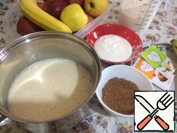 Add sugar to the eggs and beat well.
