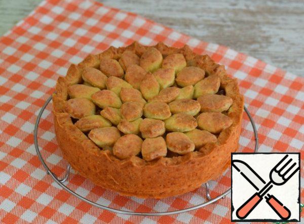Then remove the pie from the mold, put it on the grill and cool completely.
You're finished!
Before serving, you can sprinkle the cake with powdered sugar.
