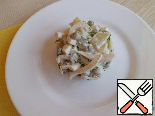 The salad is really very simple, but delicious.
