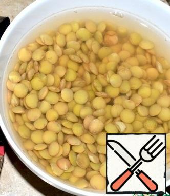 Wash the lentils and soak in cold water for 12 hours.