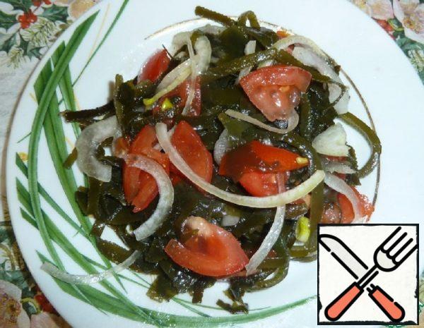 Salad with Seaweed and Tomatoes Recipe