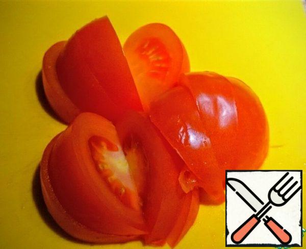 Tomatoes should be cut into neat slices.