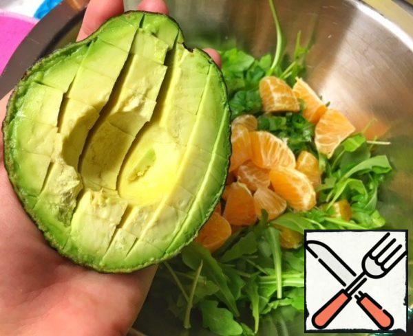 Take an avocado. Very ripe. Tender and delicious! Free from the bone, cut right into the skin, and then remove with a spoon.