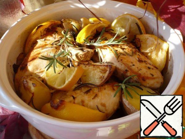 Preheat the oven to 230 degrees. Put the baking dish in the oven and bake, uncovered, until the chicken is cooked for 20-25 minutes.
Bon appetit!
