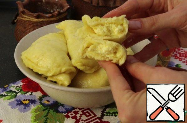 Dumplings are delicious both hot and cold. And even tastier if you eat with your hands and with sour cream. Enjoy your meal!!